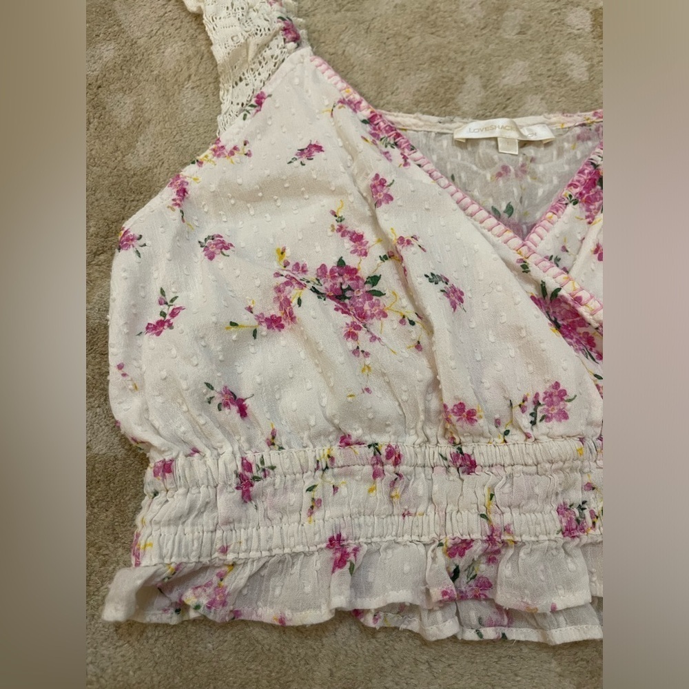 Love Shack Fancy white pink floral lace crochet sleeve crop tank women’s size L - Picture 5 of 8